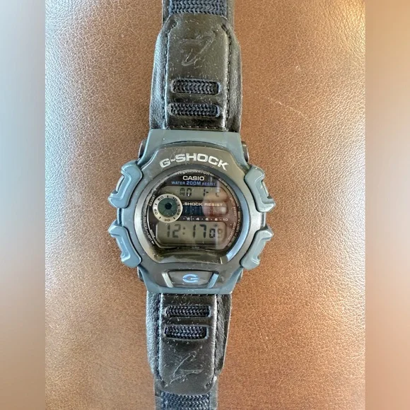 Vintage (90’s) Casio G-Shock DW -004 (1659) new battery original case band - Picture 1 of 11